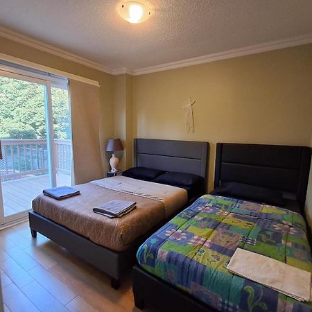 Room With Private Patio Next To Toronto Airport Mississauga Eksteriør billede